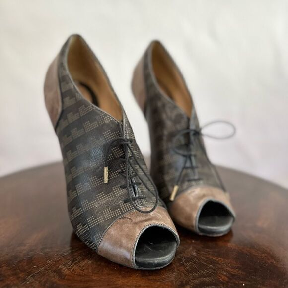 L.A.M.B heels size 9 - Picture 1 of 8